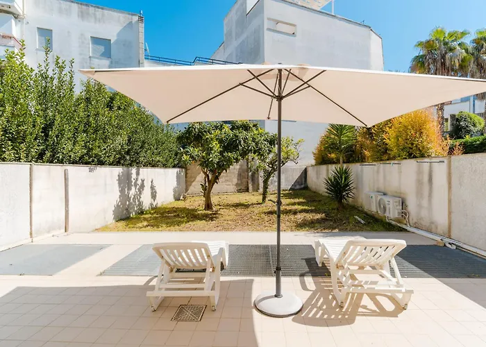 Elettra In Centro * أوترانتو